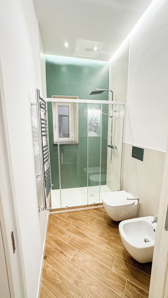 Giandra Rooms and Garden Classic Townhome 6