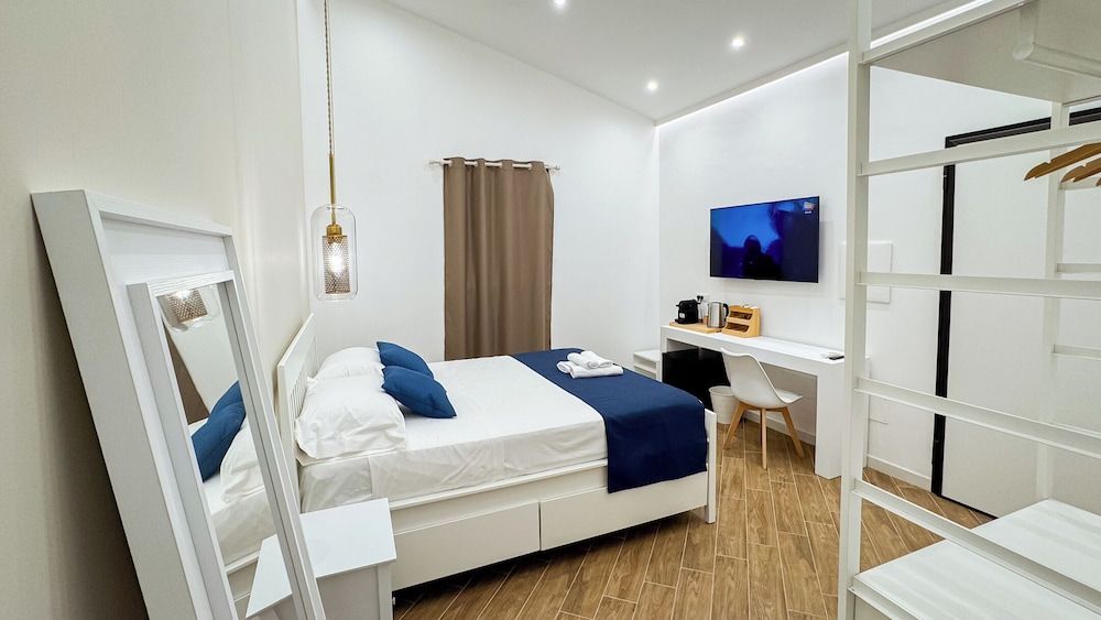 Giandra Rooms and Garden Classic Townhome 4