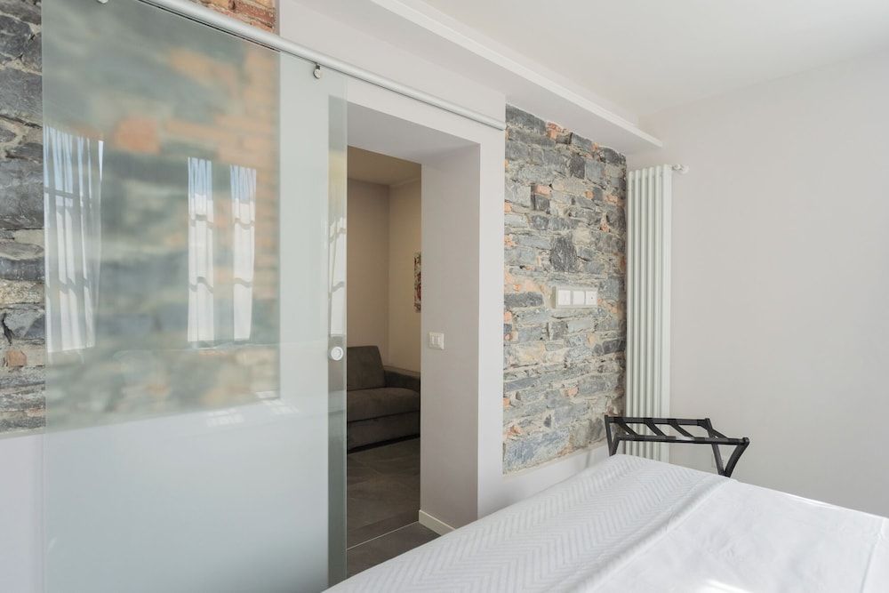 Apartment (Sant'Agostino 180-degree Window)