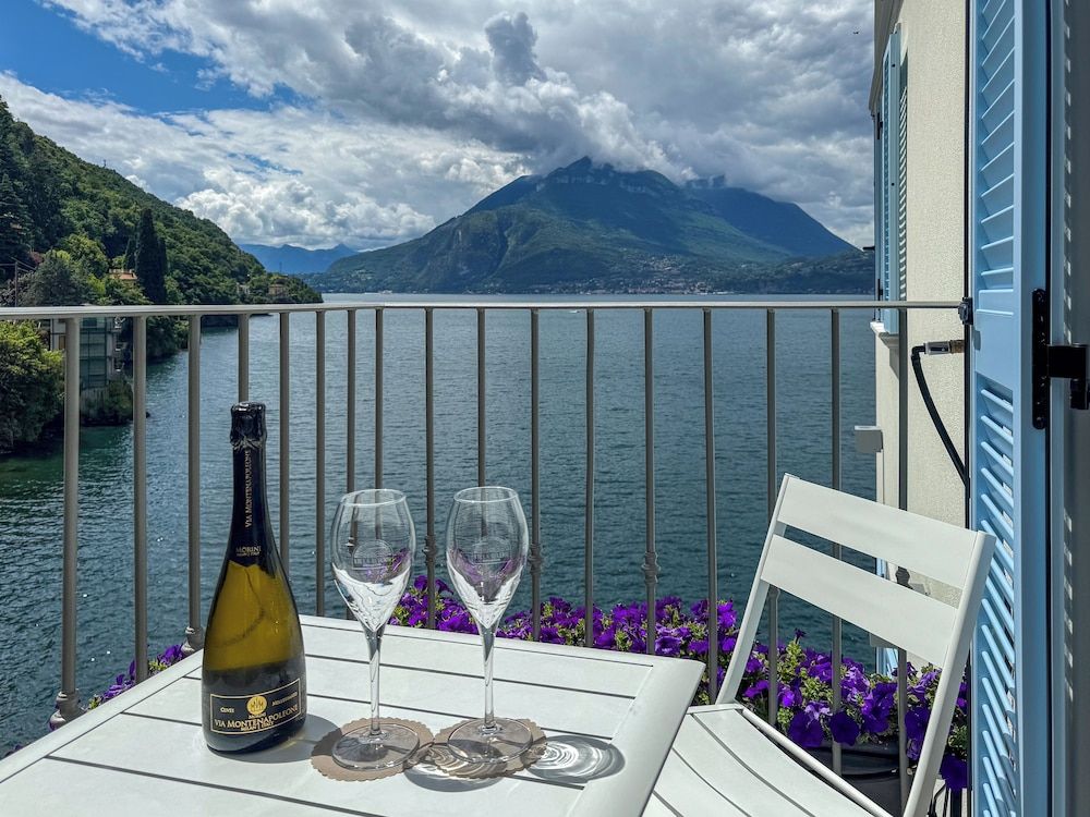 Superior Double or Twin Room, Balcony, Partial Lake View