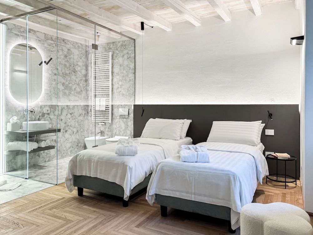 Classic Double or Twin Room, Non Smoking