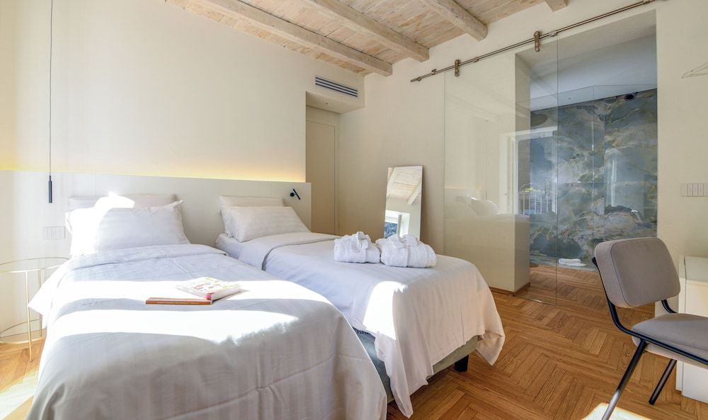 Superior Double or Twin Room, Balcony, Partial Lake View