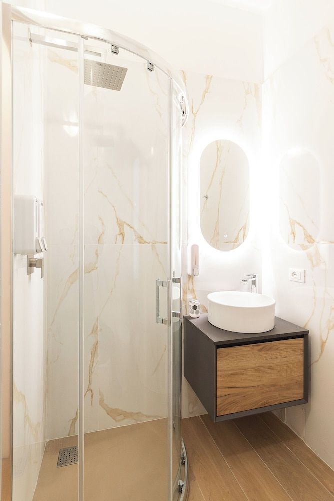 VittorioVeneto126 Deluxe Triple Room 8