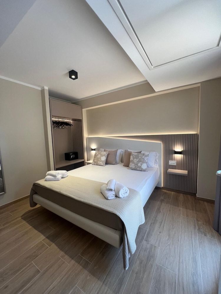 Comfort Room, Patio, Courtyard View