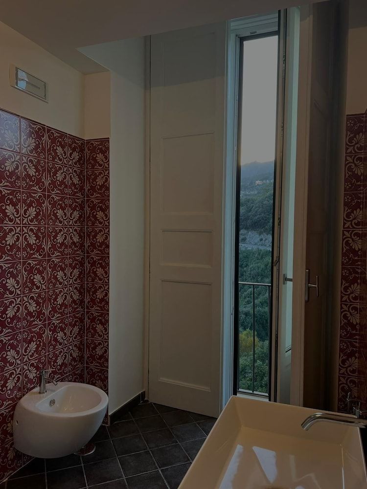 B&B palazzo della guardia Suite, Sea View 4