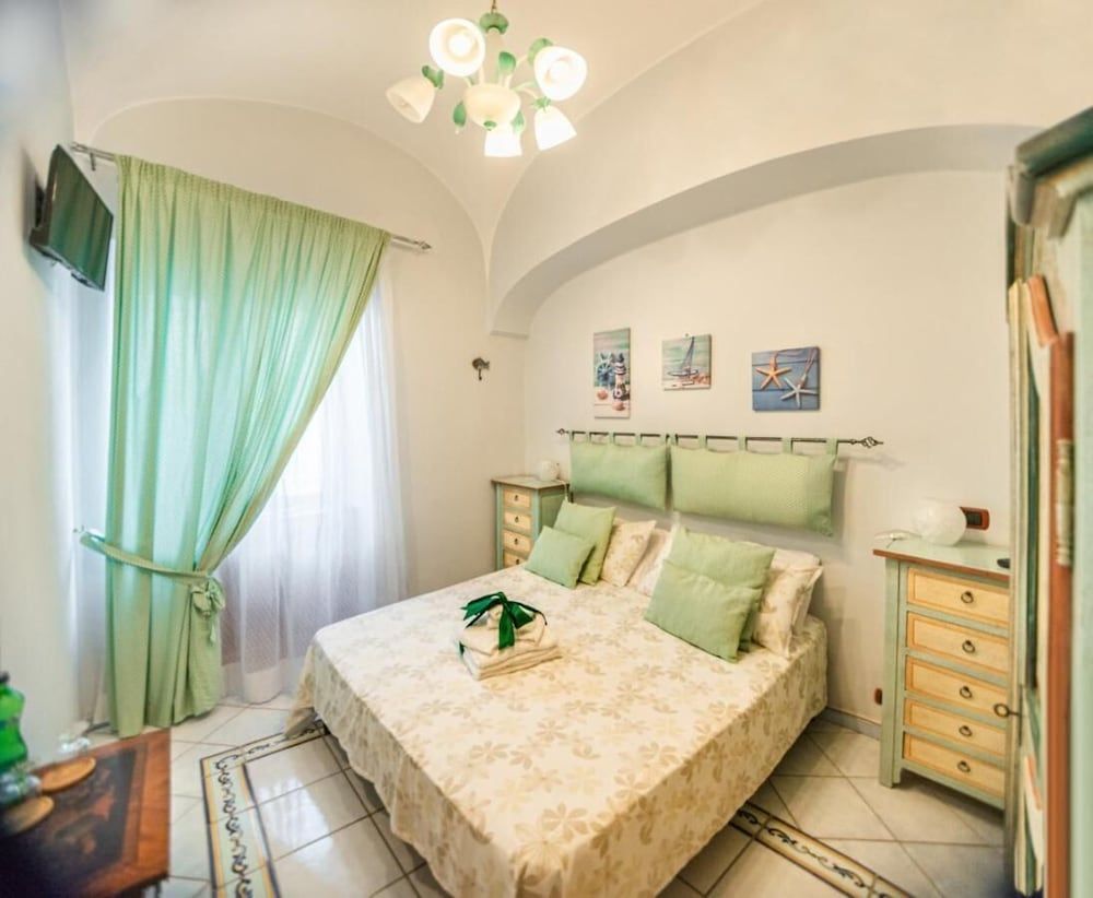 La Finestra Sul Mare Basic Double Room 2