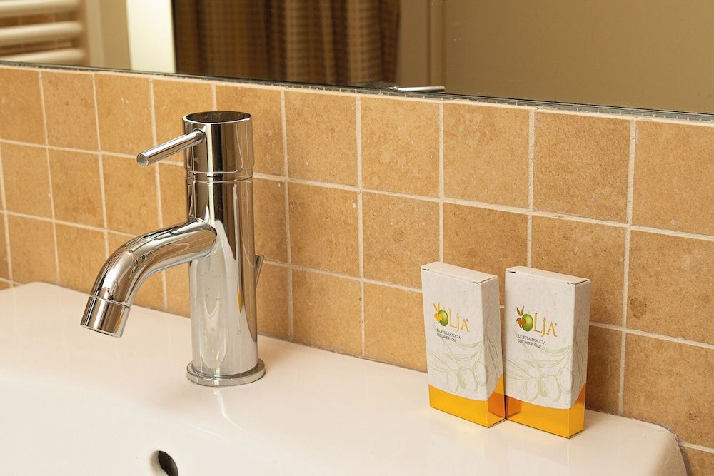 LA ROCCA RELAIS Classic Double or Twin Room 10