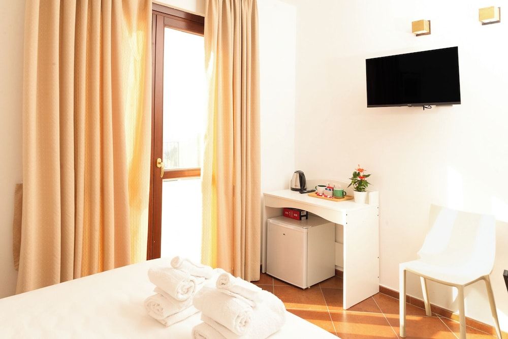 LA ROCCA RELAIS Superior Double Room, Valley View 12