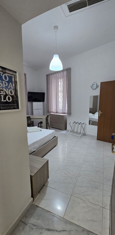 Classic Apartment, King, Private Bathroom