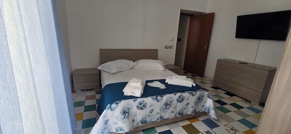 Superior Apartment, King and 2 Sofa Bed, Private Bathroom