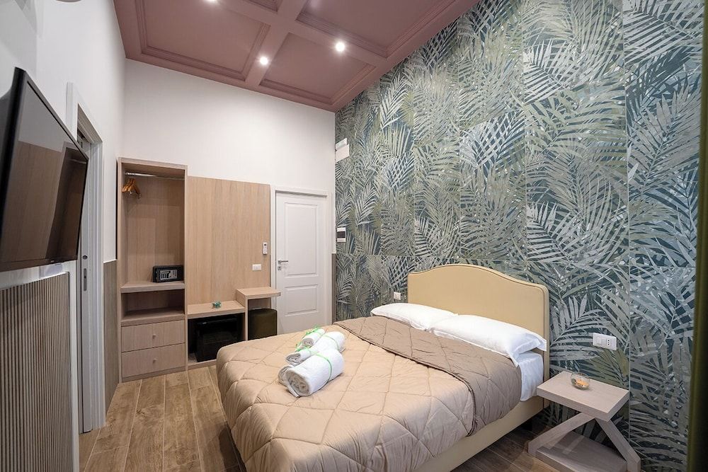 Superior Room, Annex Building (Via Guglielmo S. Felice 24)