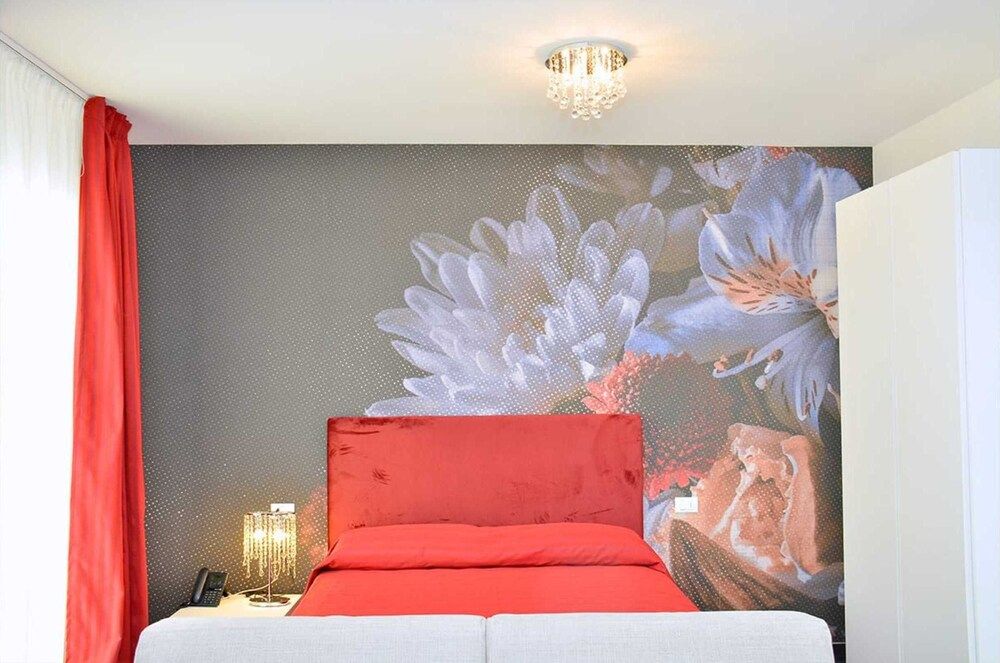 Studio, Multiple Bedrooms, Terrace