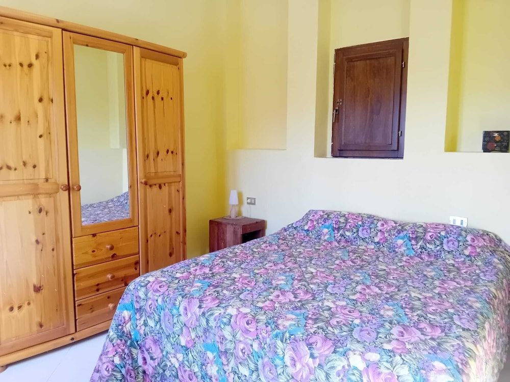 House, 3 Bedrooms, Smoking, Fireplace