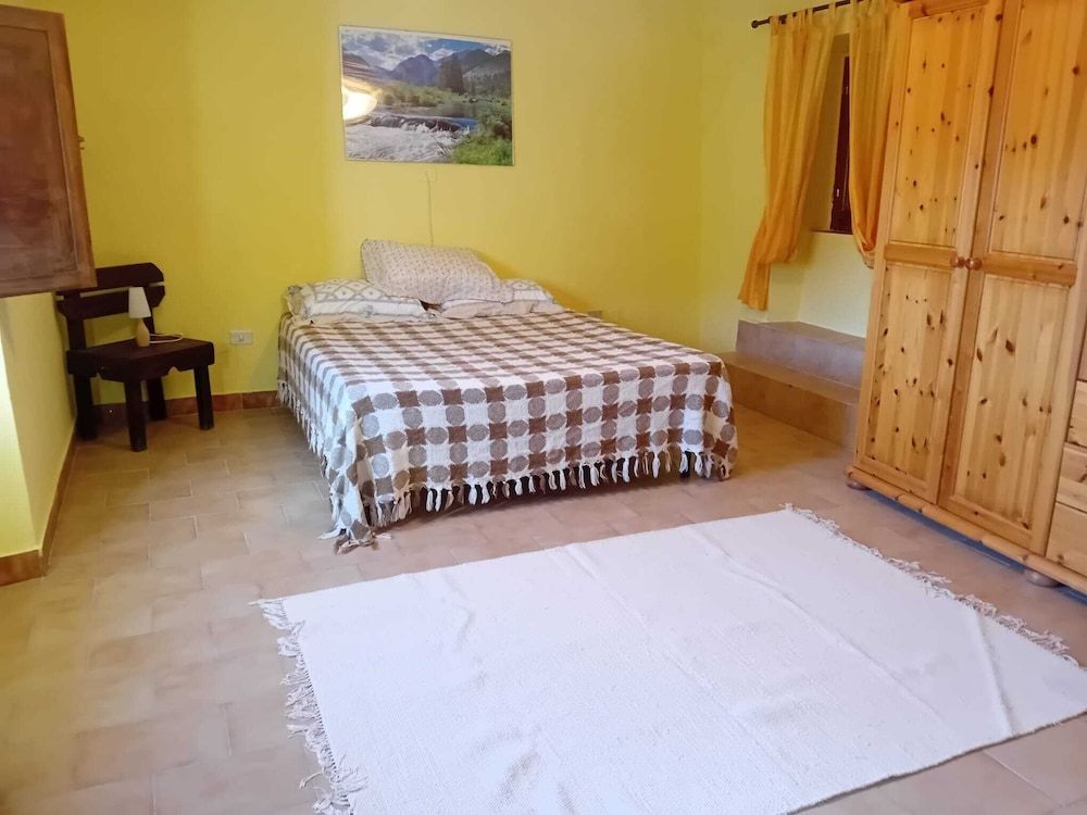 House, 3 Bedrooms, Smoking, Fireplace
