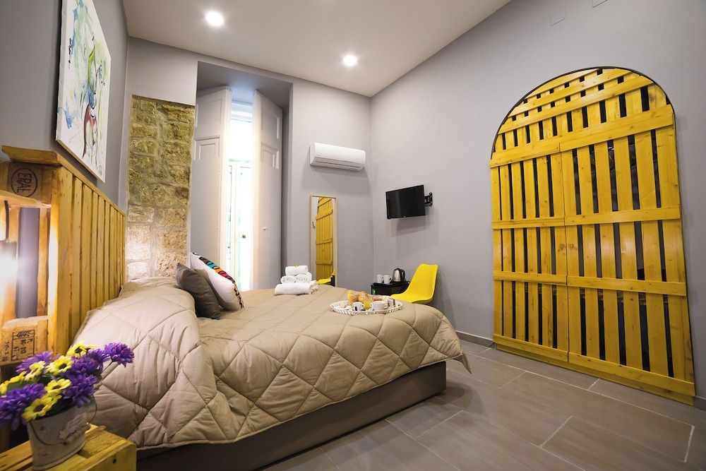 Deluxe Room, City View