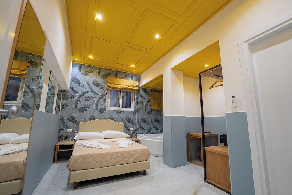 Comfort Studio Suite, Courtyard View