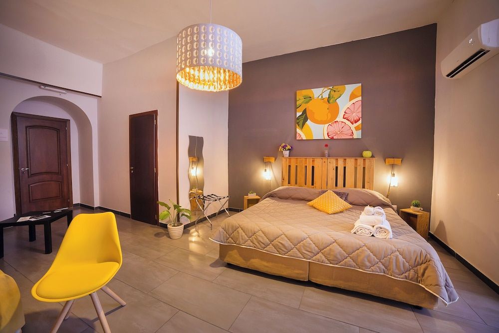 Family Studio Suite, Balcony, Annex Building (Pzz Dante, Vico Carceri S. Felice 13)