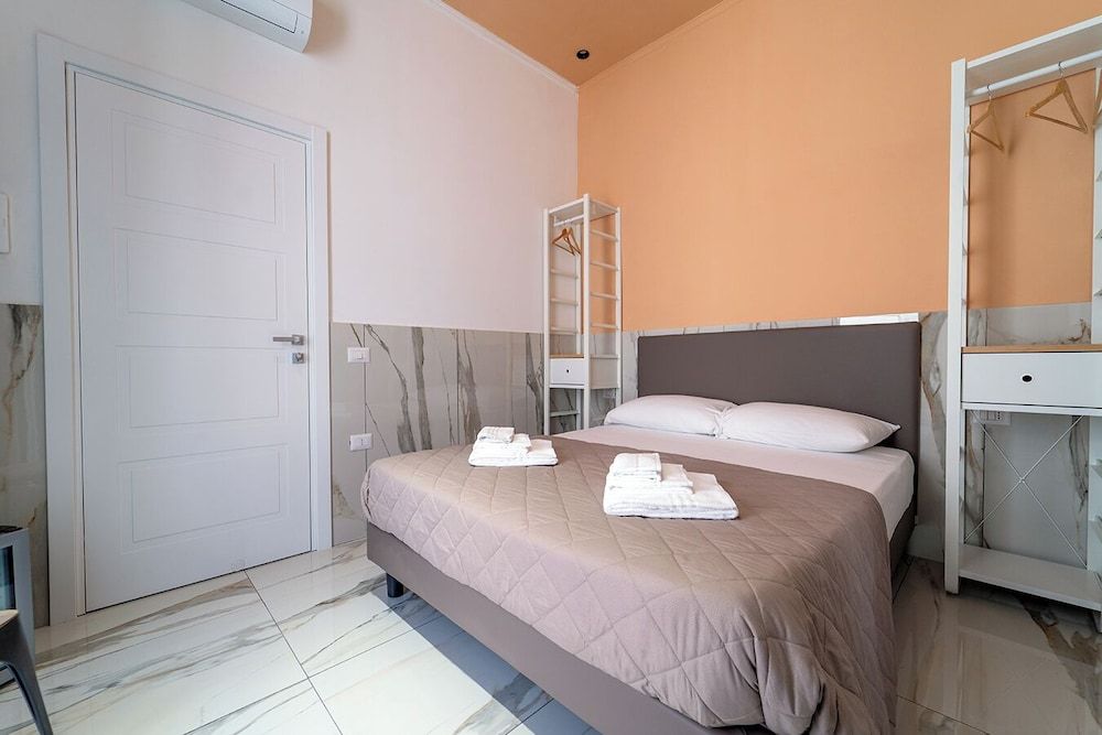 Superior Room, Courtyard View, Annex Building (Via Guglielmo S. Felice)