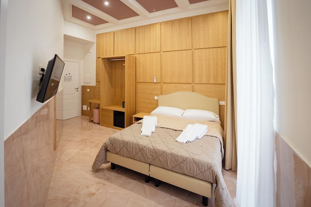 Deluxe Triple Room, Balcony, City View