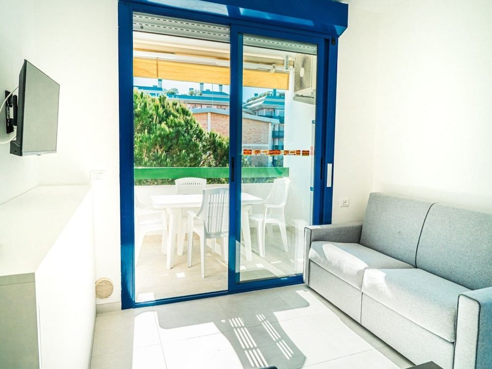 Studio, Multiple Bedrooms, Balcony