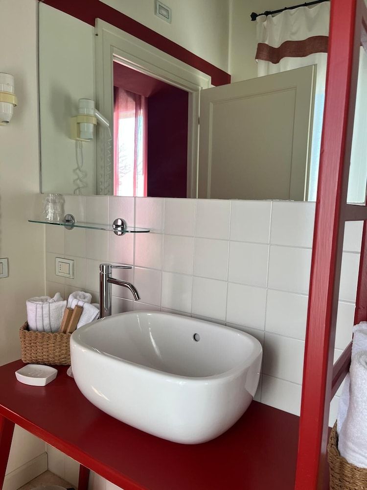 Locanda La Candola Double Room, Hill View 11