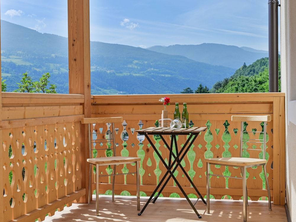 Castell Matscher Comfort Apartment, Balcony, Mountain View 2
