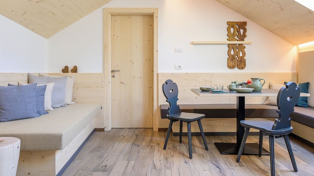 Castell Matscher Comfort Apartment, Balcony, Mountain View 11