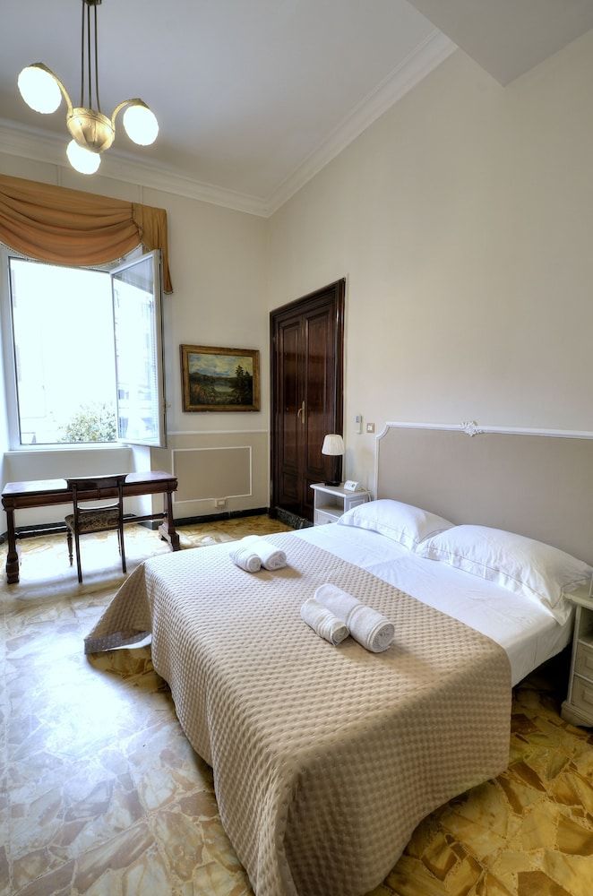 Palazzo Alibrandi Deluxe Double Room, City View 5