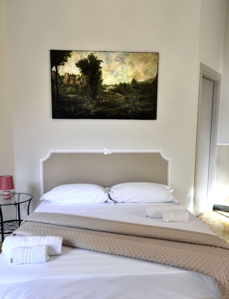 Palazzo Alibrandi Superior Quadruple Room, City View 4