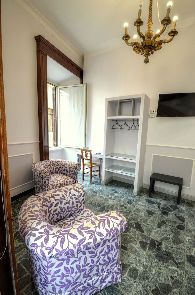 Palazzo Alibrandi Deluxe Double Room, City View 13