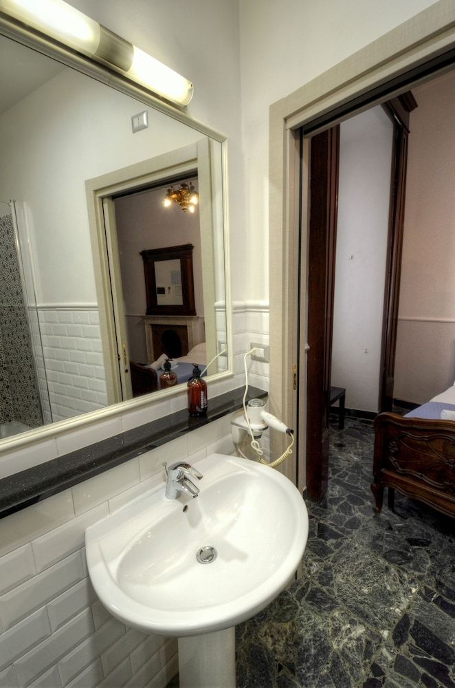 Palazzo Alibrandi Deluxe Double or Twin Room 11