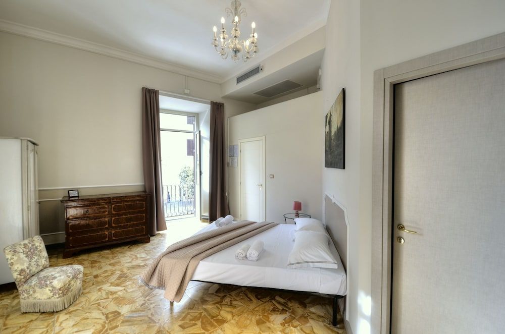 Palazzo Alibrandi Superior Quadruple Room, City View 2
