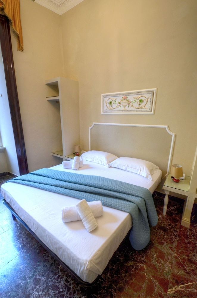 Palazzo Alibrandi Deluxe Double Room, City View 2