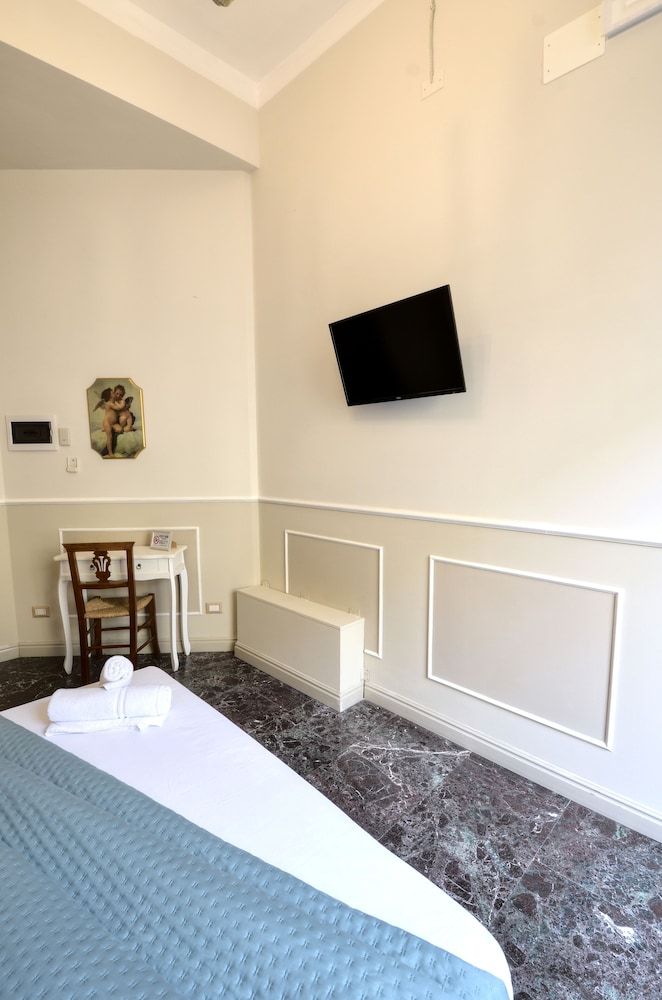 Palazzo Alibrandi Deluxe Double Room, City View 15