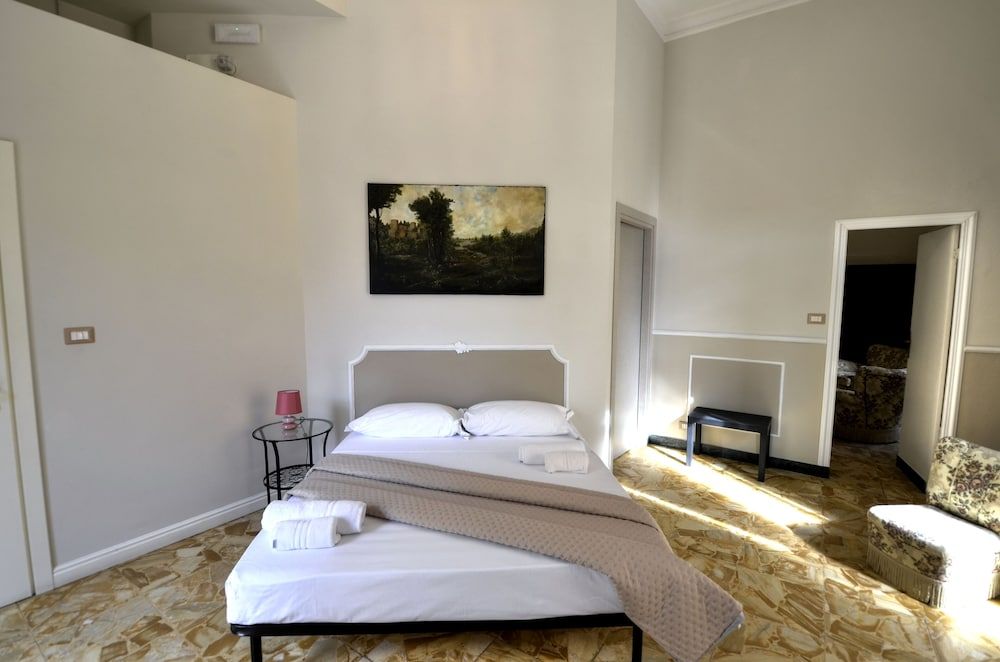 Palazzo Alibrandi Superior Quadruple Room, City View 3