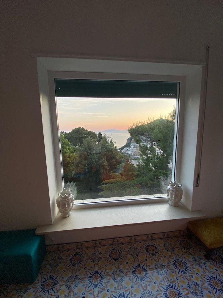 Heartbreaking sea View House in Capri - Italy House, 2 Bedrooms, Smoking, Terrace 5