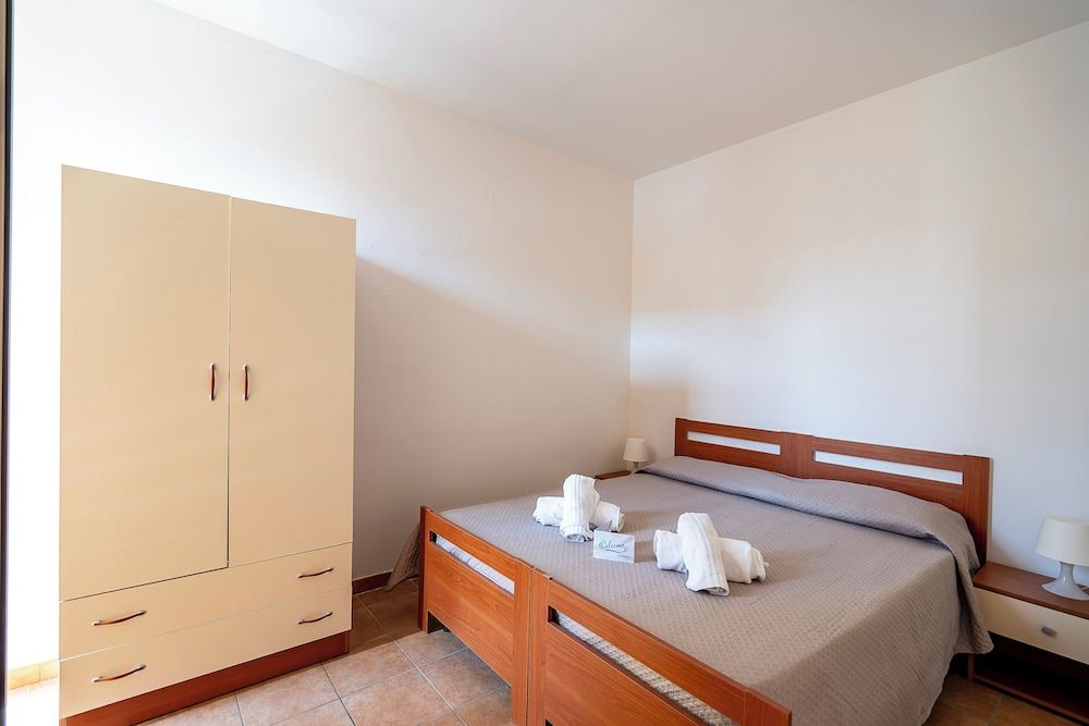 Family House, 2 Bedrooms, 2 Bathrooms (Villino Sole 1 AIRCO Near Beach &)