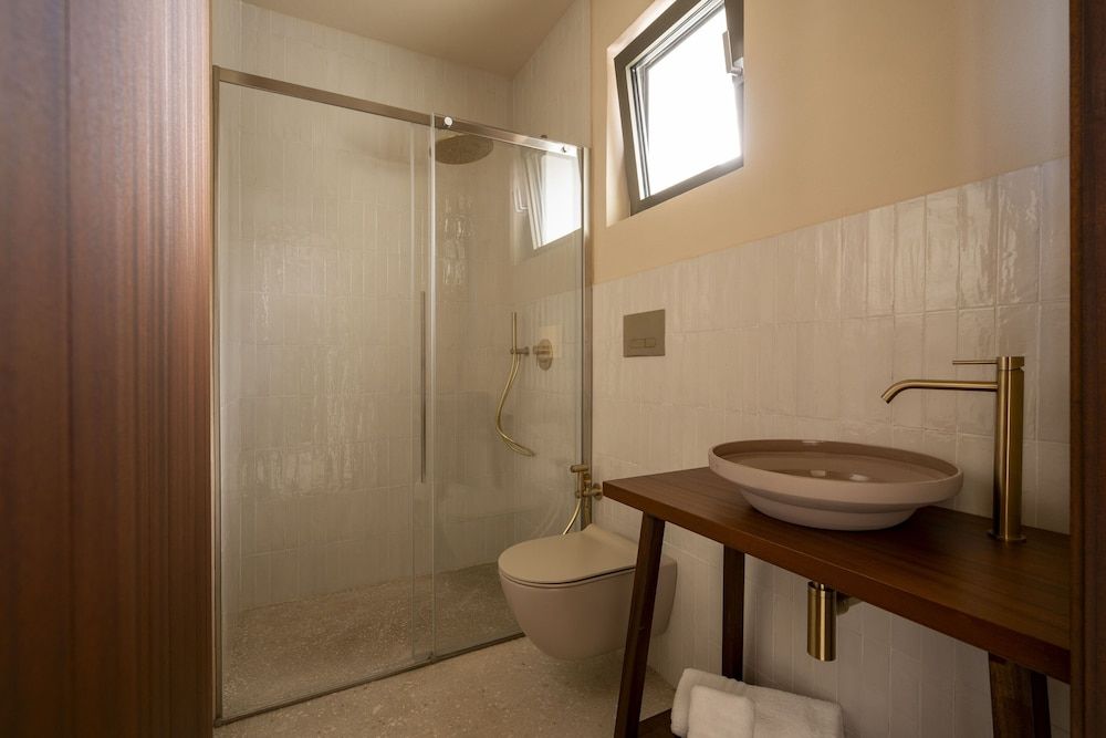 Deluxe Studio Suite