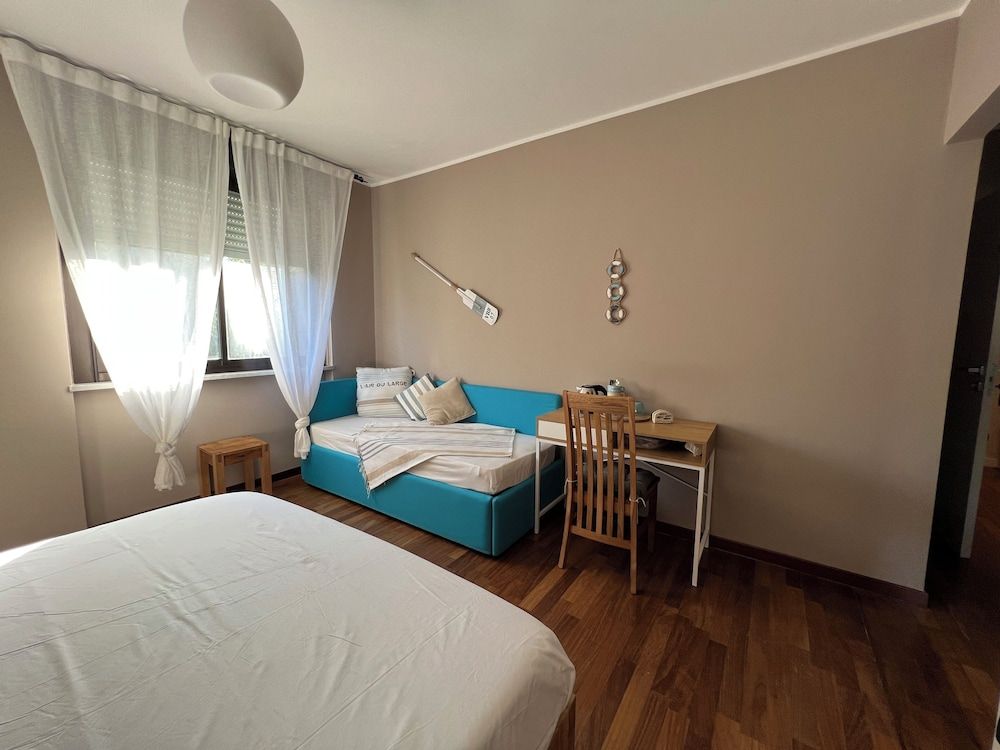 La Rosa del Golfo dei Poeti Family Triple Room, Park View 10