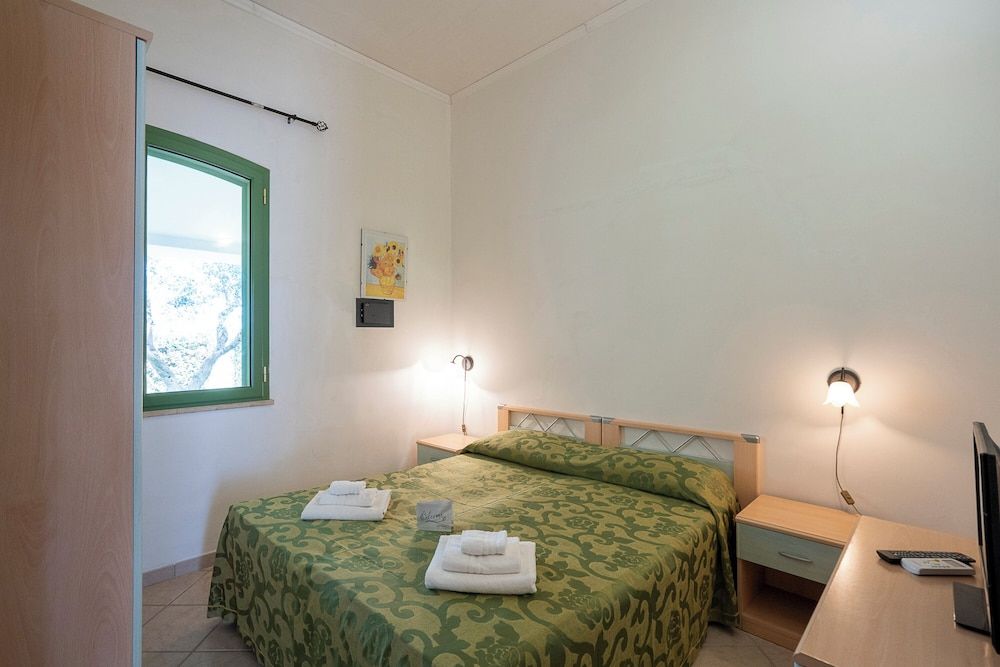 Family Apartment, Multiple Bedrooms (Family Village T1 Pool and Sea)