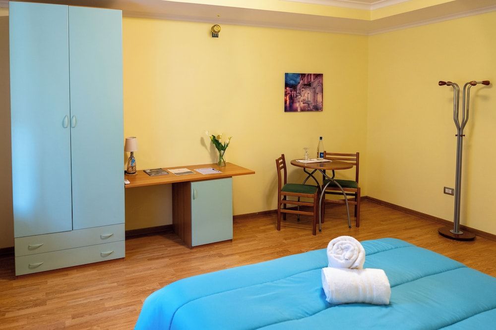 Avernum Relais Classic Triple Room 6