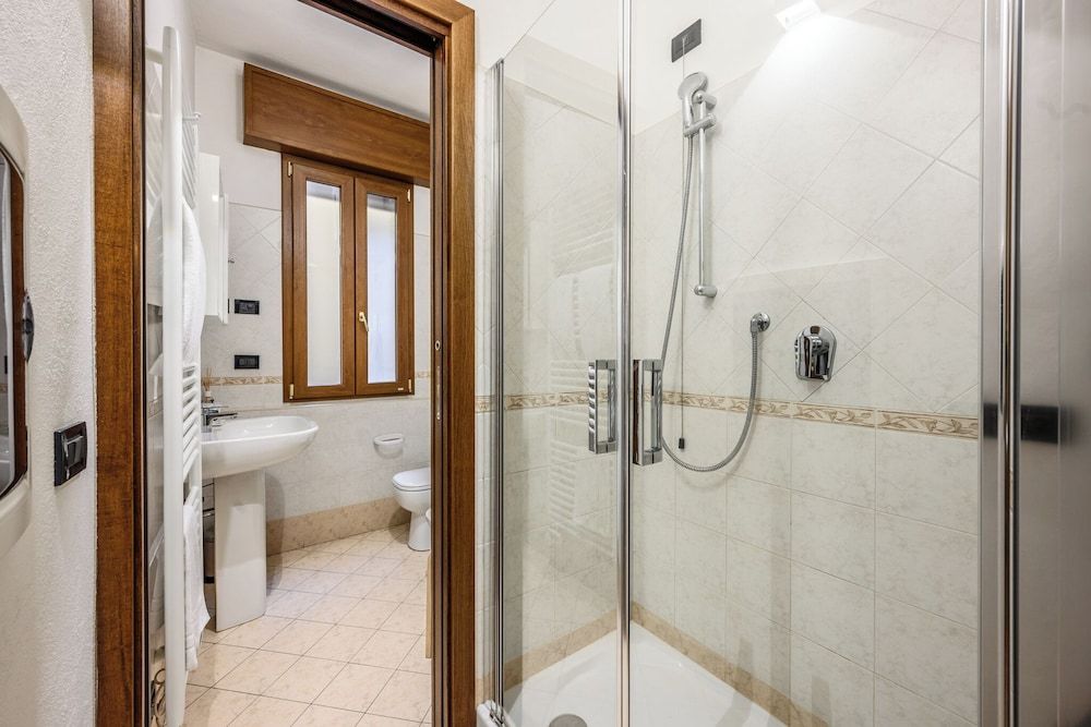 Emilia Studios 4 Apartment, 1 King Bed 5