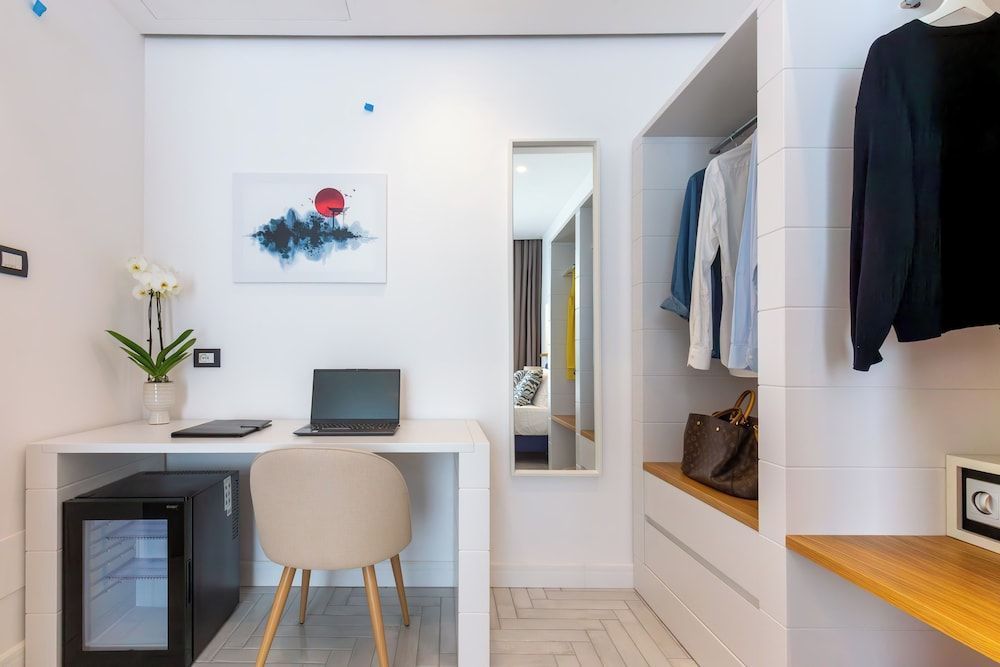 Gioi Hotel Standard Double Room, Courtyard View 9