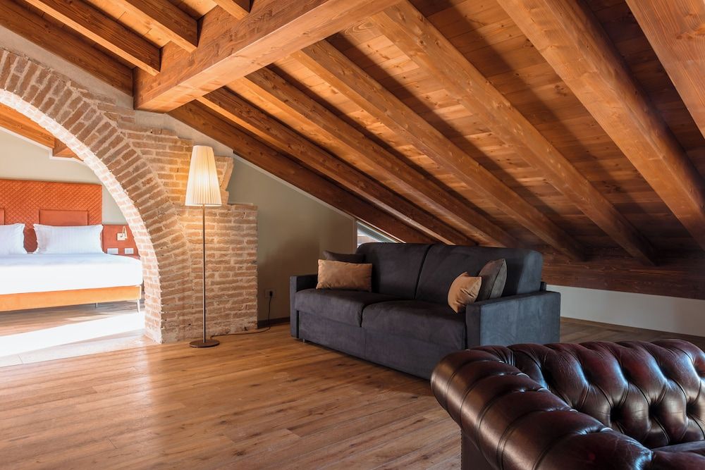 Pavillon Suite Executive Suite, Balcony, Canal View 12