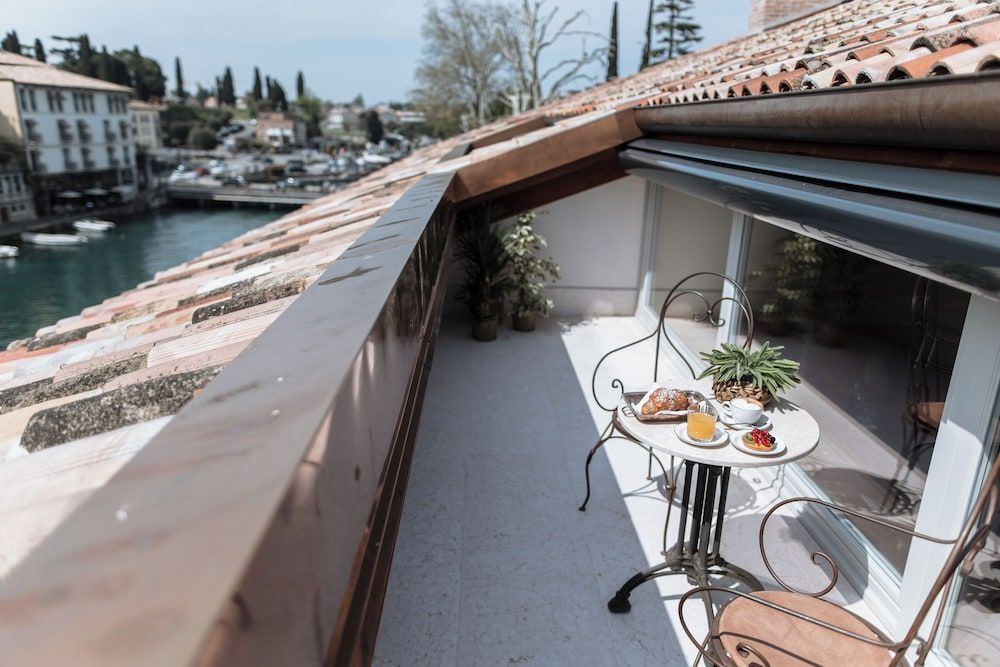 Pavillon Suite Executive Suite, Balcony, Canal View 8