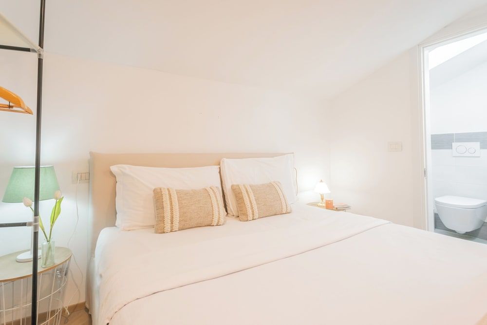 Borsieri Como Apartments with Parking by Rent all Como Apartment (2 Bedrooms) 10