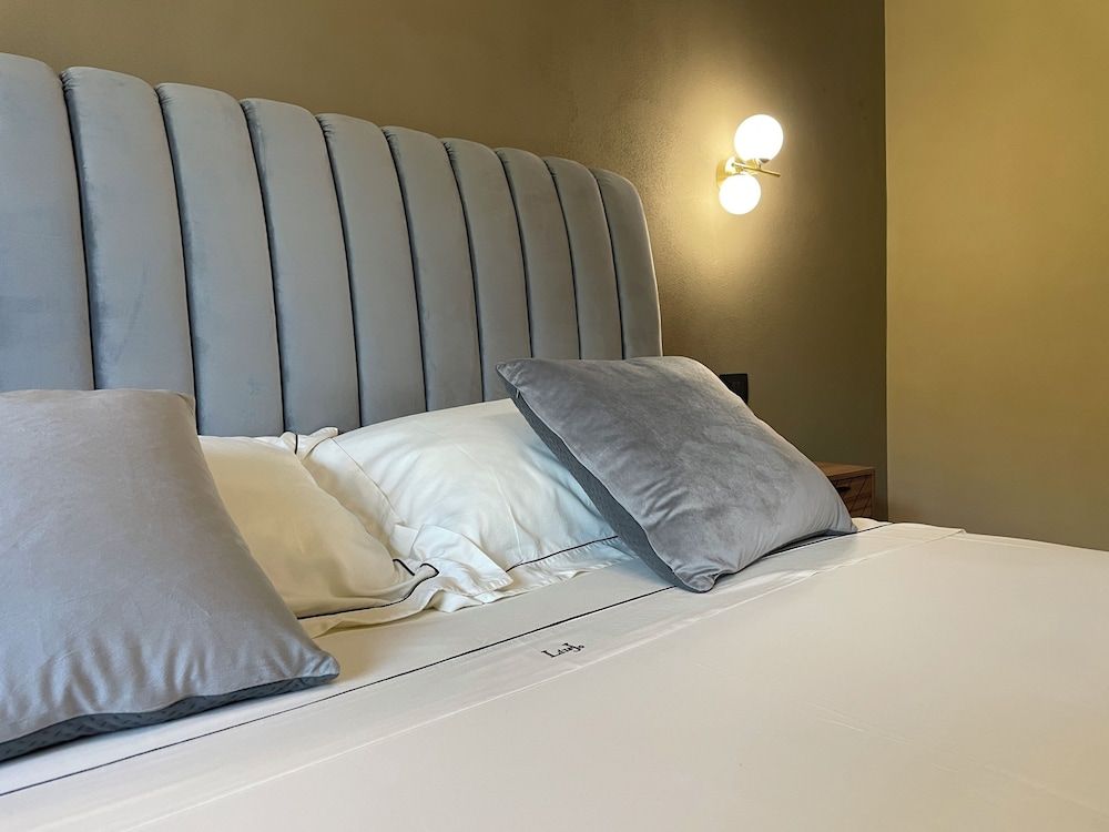 Comfort Room, Pool View