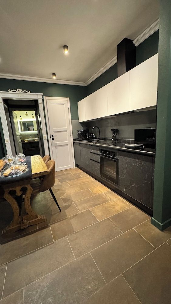 Mentore Maison Prestige Deluxe Apartment 13