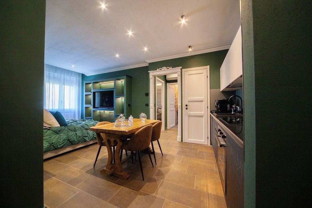 Mentore Maison Prestige Deluxe Apartment 14