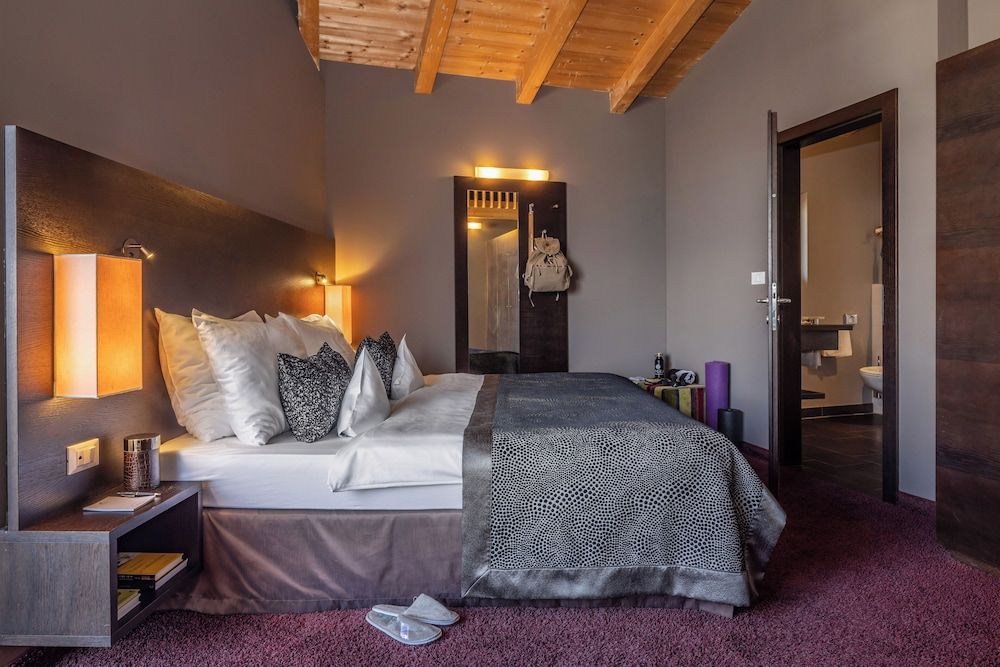 Gallery Double Room, Mountain View